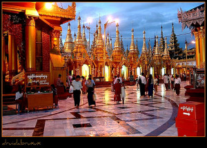 Myanmar/Birmania/Burma -Yangon -Gran Pagoda De Shewedagon Paya